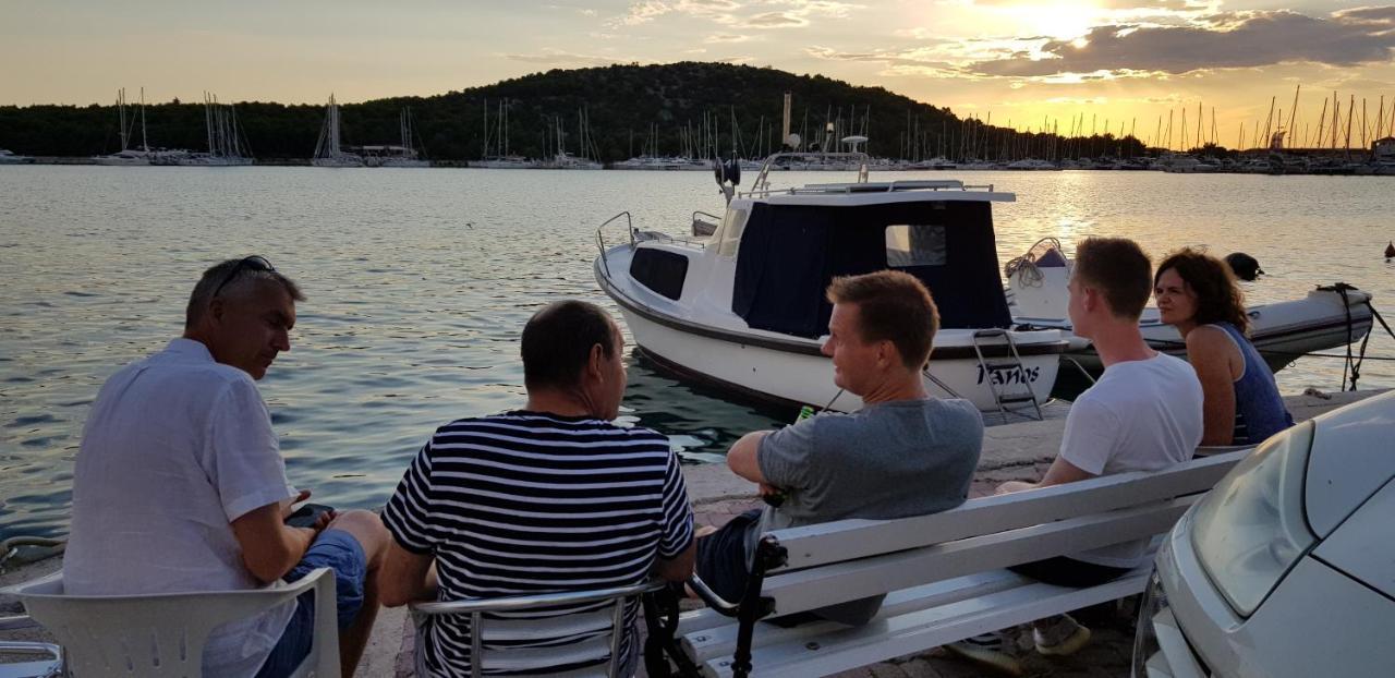 Lastin Dvor Rogoznica  Exteriör bild